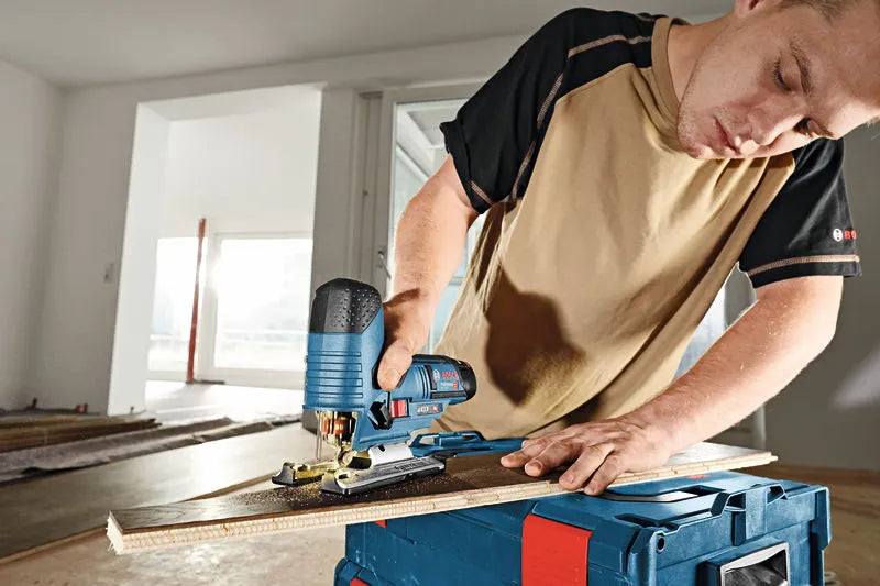 Bosch Stikksag Gst 12V-70 Uten Batteri Og Lader L-Boxx