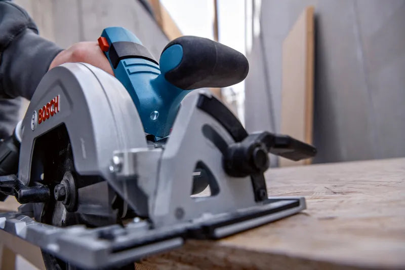 Bosch Sirkelsag GKS 18V-57-2 Uten Batteri Og Lader I L-Boxx
