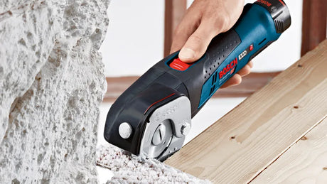 Bosch Universalskjærer Gus 12V-300 Uten Batteri Og Lader L-Boxx