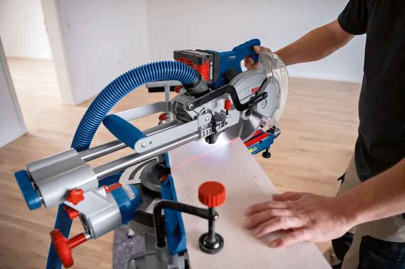 Bosch Kapp-/Gjærsag GCM 18V-216 D Uten Batteri Og Lader